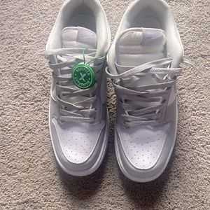 Nike Dunks “Grey Fog” Stock X Approved